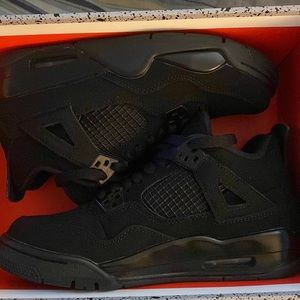 Selling these slightly used Youth Jordans